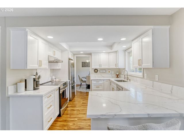 12405 Sw BERRYHILL Ln, Beaverton, OR 97008