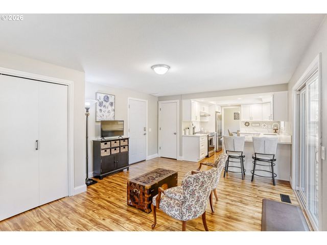 12405 Sw BERRYHILL Ln, Beaverton, OR 97008