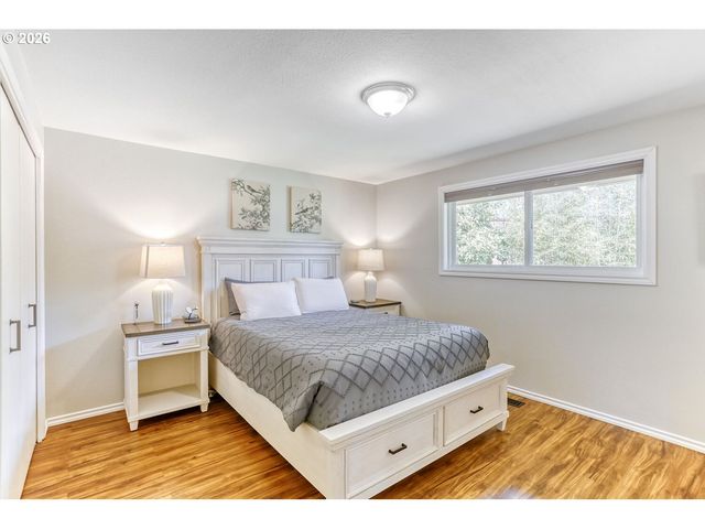 12405 Sw BERRYHILL Ln, Beaverton, OR 97008