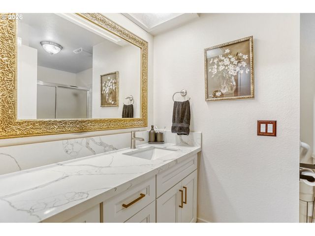 12405 Sw BERRYHILL Ln, Beaverton, OR 97008