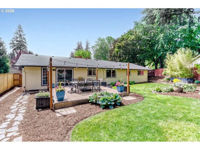 12405 Sw BERRYHILL Ln, Beaverton, OR 97008