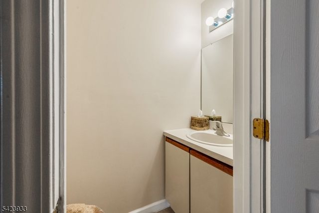 159 W Market St, Newark City, NJ 07103