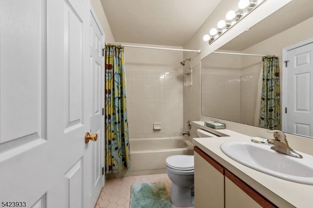 159 W Market St, Newark City, NJ 07103