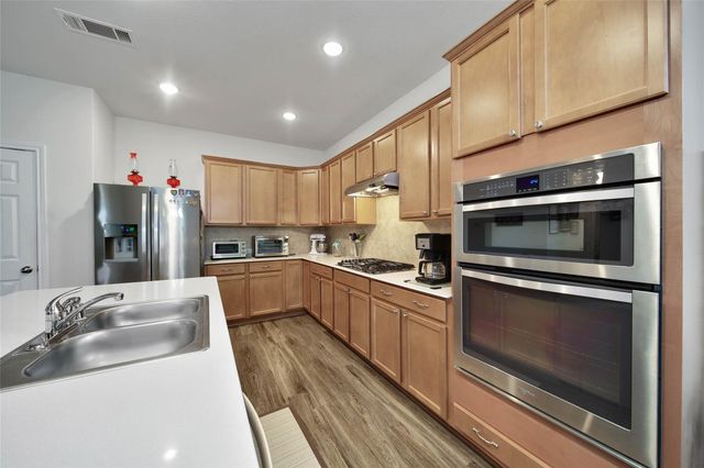 2114 Lost Timbers Drive, Conroe, TX 77304