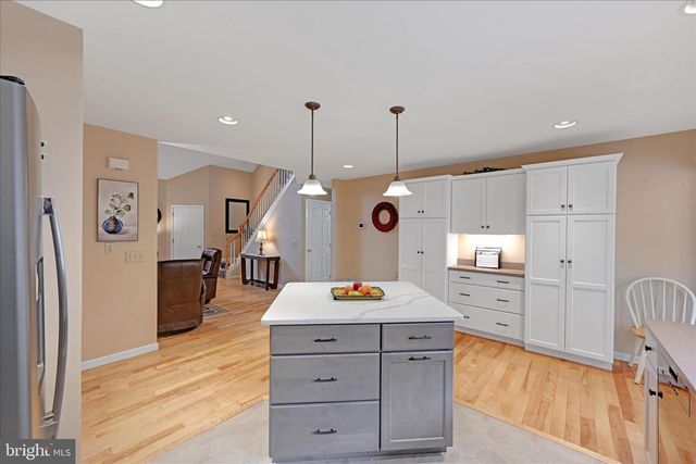 10 GANTZ MDWS, Mount Joy, PA 17552