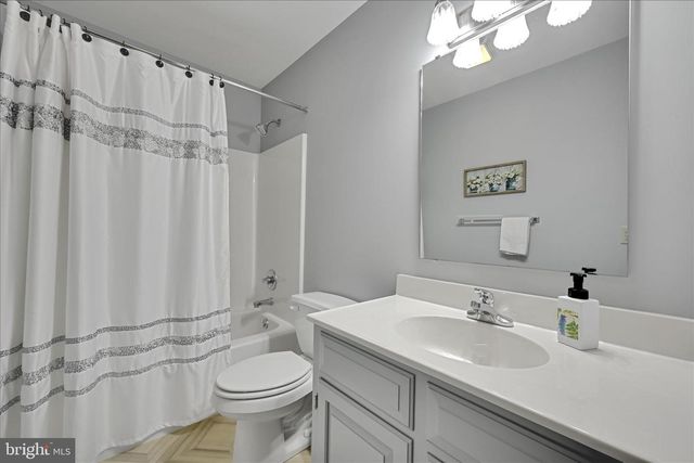 10 GANTZ MDWS, Mount Joy, PA 17552