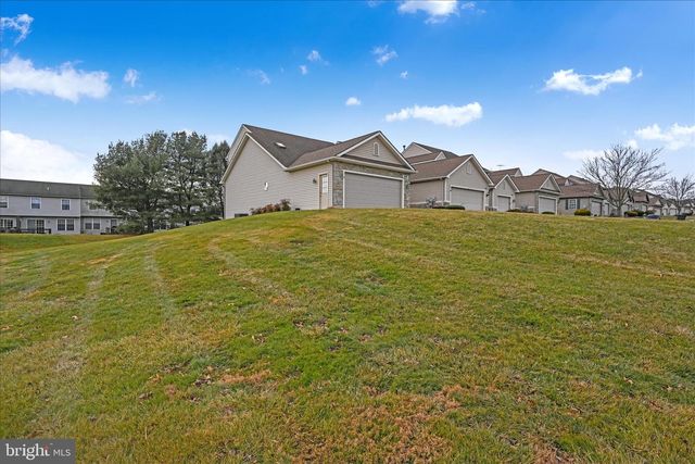 10 GANTZ MDWS, Mount Joy, PA 17552