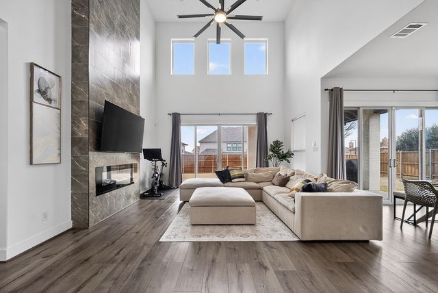 1322 Genoa Circle, Garland, TX 75040