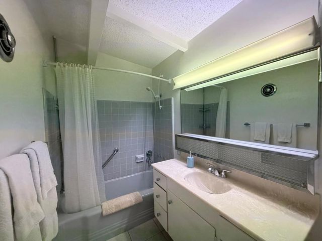 46181 California 74 17, Palm Desert, CA 92260