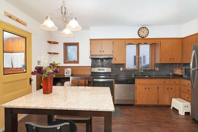 293 Whitwell St, Quincy, MA 02169