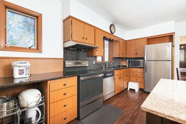 293 Whitwell St, Quincy, MA 02169