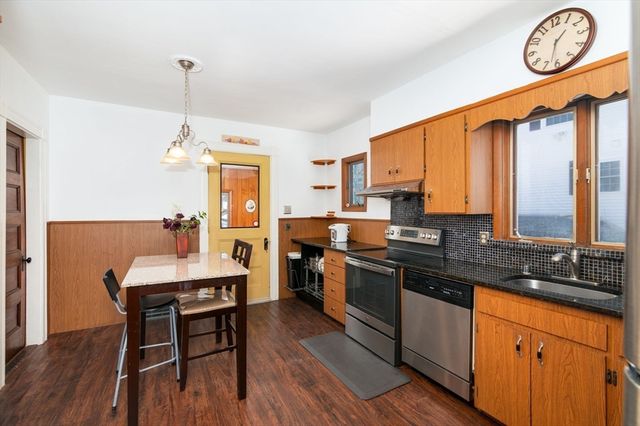 293 Whitwell St, Quincy, MA 02169