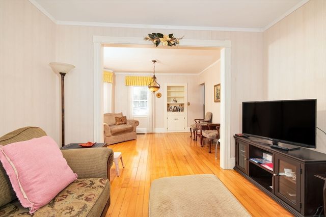 293 Whitwell St, Quincy, MA 02169