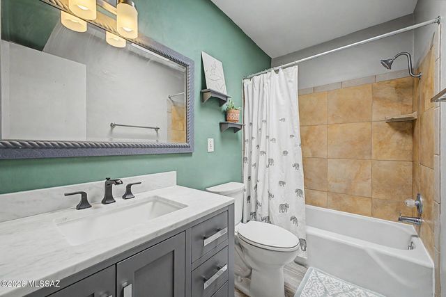 660 E River Rd Apt H, Tucson, AZ 85704