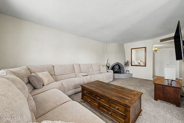 660 E River Rd Apt H, Tucson, AZ 85704