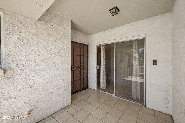 660 E River Rd Apt H, Tucson, AZ 85704