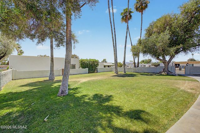 660 E River Rd Apt H, Tucson, AZ 85704