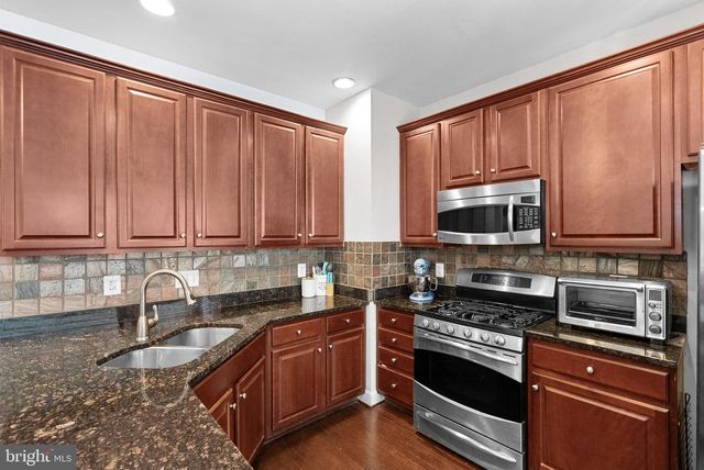 211 GREAT LAUREL SQ SE, Leesburg, VA 20175