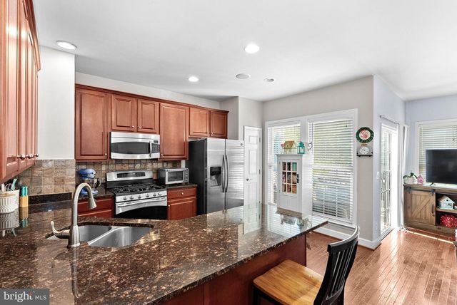 211 GREAT LAUREL SQ SE, Leesburg, VA 20175