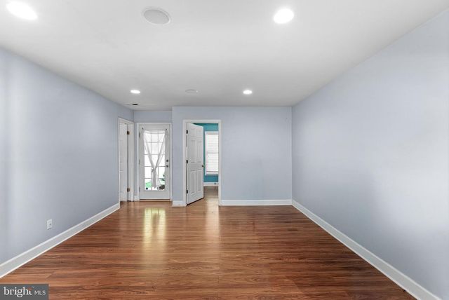 211 GREAT LAUREL SQ SE, Leesburg, VA 20175