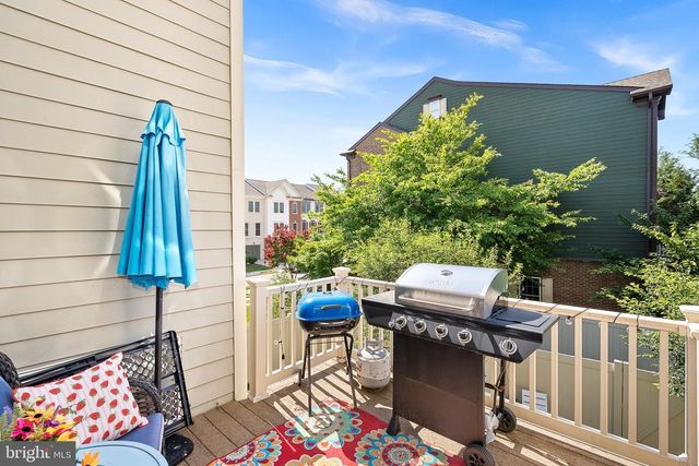 211 GREAT LAUREL SQ SE, Leesburg, VA 20175