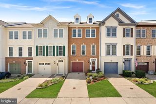 211 GREAT LAUREL SQ SE, Leesburg, VA 20175