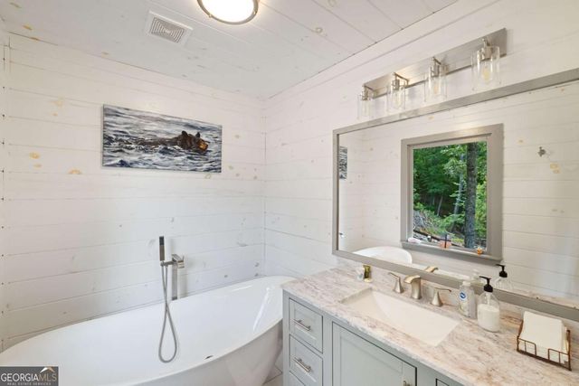115 Necowa Cove Overlook, Blue Ridge, GA 30513