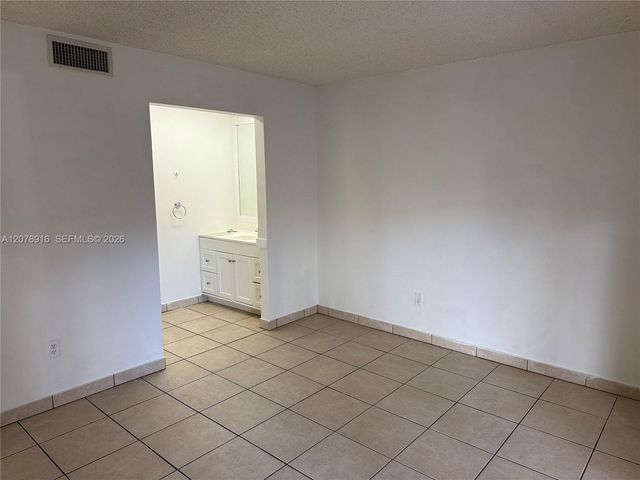 8401 SW 107th Avenue 324E, Miami, FL 33173