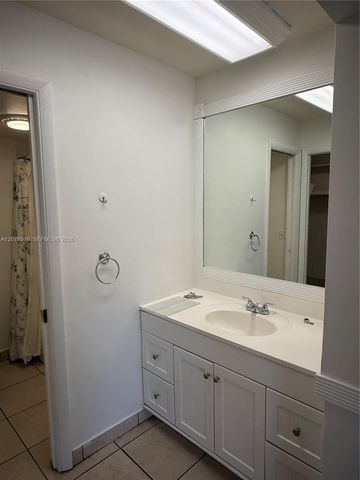 8401 SW 107th Avenue 324E, Miami, FL 33173