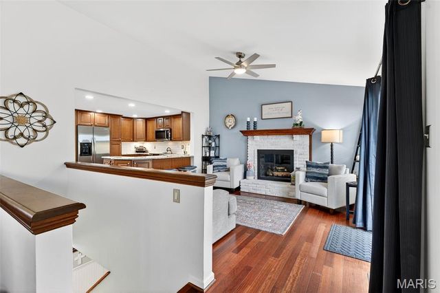 52 Bunker Hill, St Charles, MO 63303