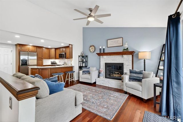52 Bunker Hill, St Charles, MO 63303