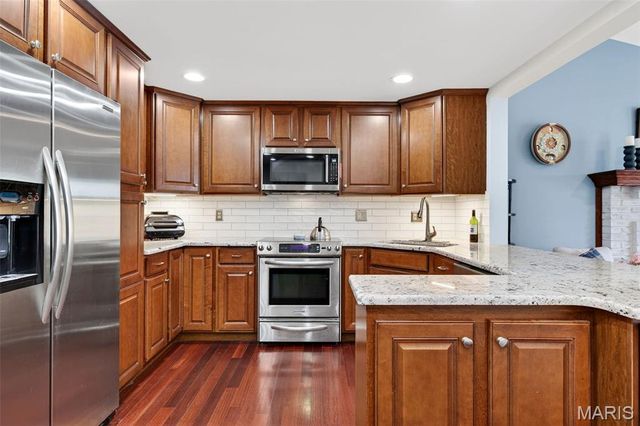 52 Bunker Hill, St Charles, MO 63303