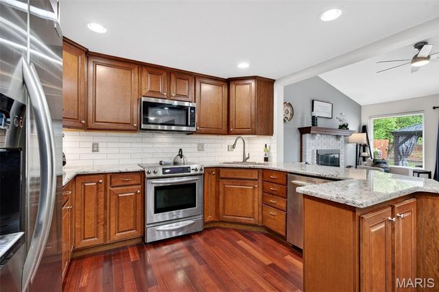 52 Bunker Hill, St Charles, MO 63303