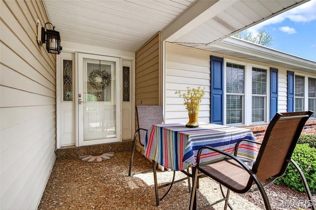 52 Bunker Hill, St Charles, MO 63303