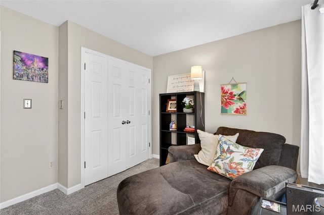 52 Bunker Hill, St Charles, MO 63303