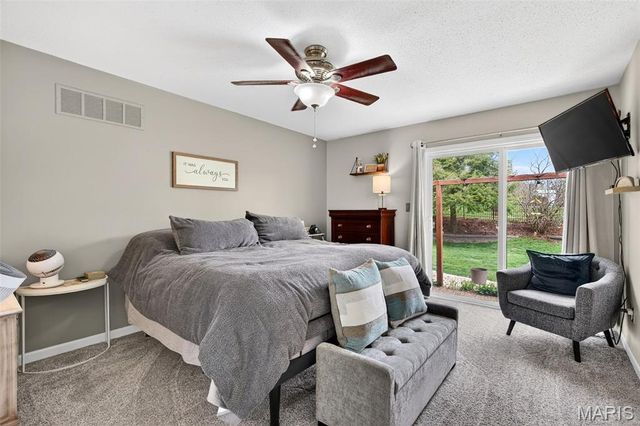 52 Bunker Hill, St Charles, MO 63303