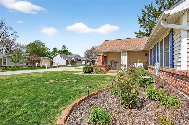 52 Bunker Hill, St Charles, MO 63303