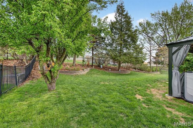 52 Bunker Hill, St Charles, MO 63303
