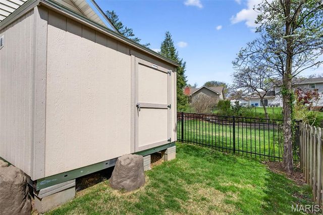 52 Bunker Hill, St Charles, MO 63303