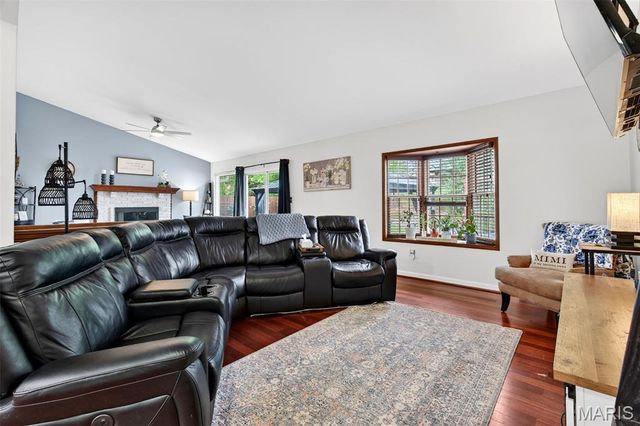 52 Bunker Hill, St Charles, MO 63303