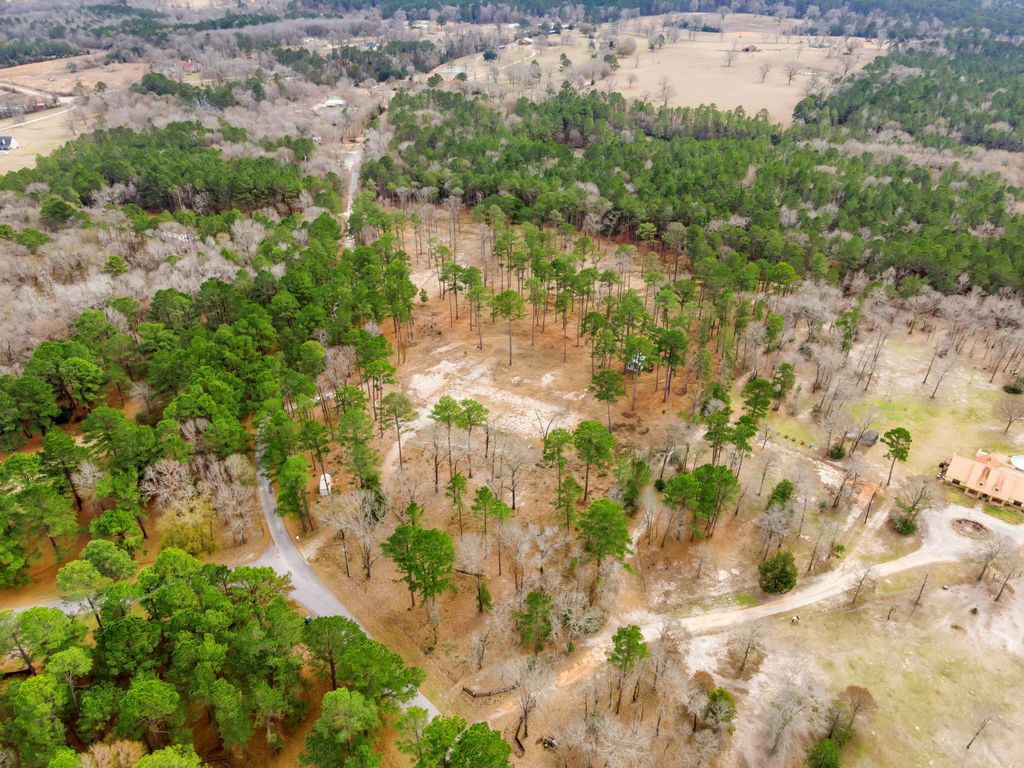 90 Valley Drive, Huntsville, TX 77320