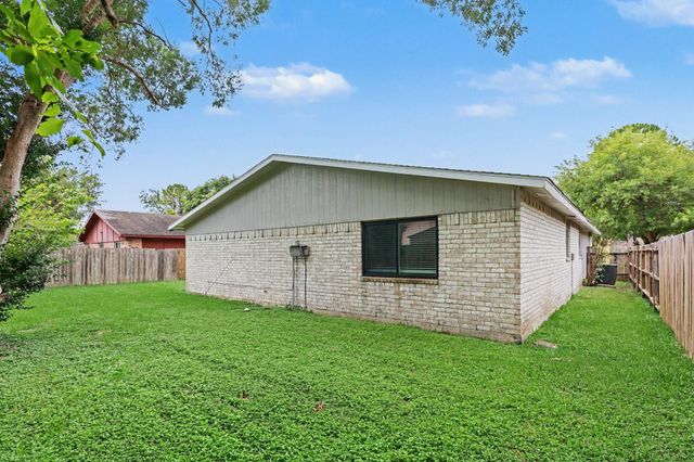 15430 Camino Del Sol Drive, Houston, TX 77083