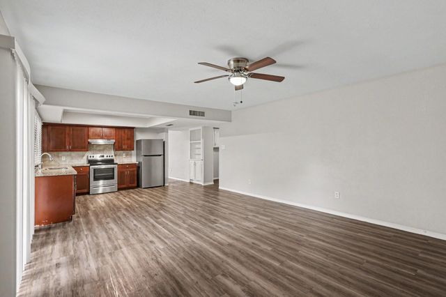 15430 Camino Del Sol Drive, Houston, TX 77083