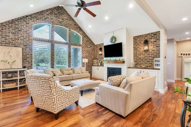 14822 S BOULDEN FALLS LN, Bluffdale, UT 84065