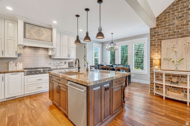14822 S BOULDEN FALLS LN, Bluffdale, UT 84065