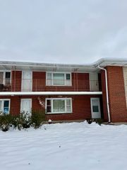 1115 E Algonquin Road 20, Arlington Heights, IL 60005