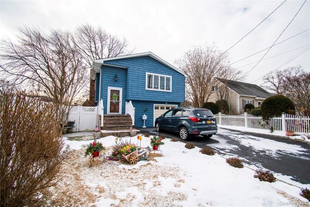 1390 America Avenue, West Babylon, NY 11704