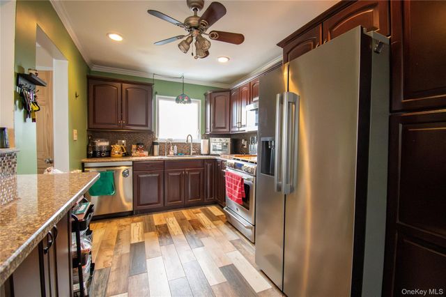 1390 America Avenue, West Babylon, NY 11704