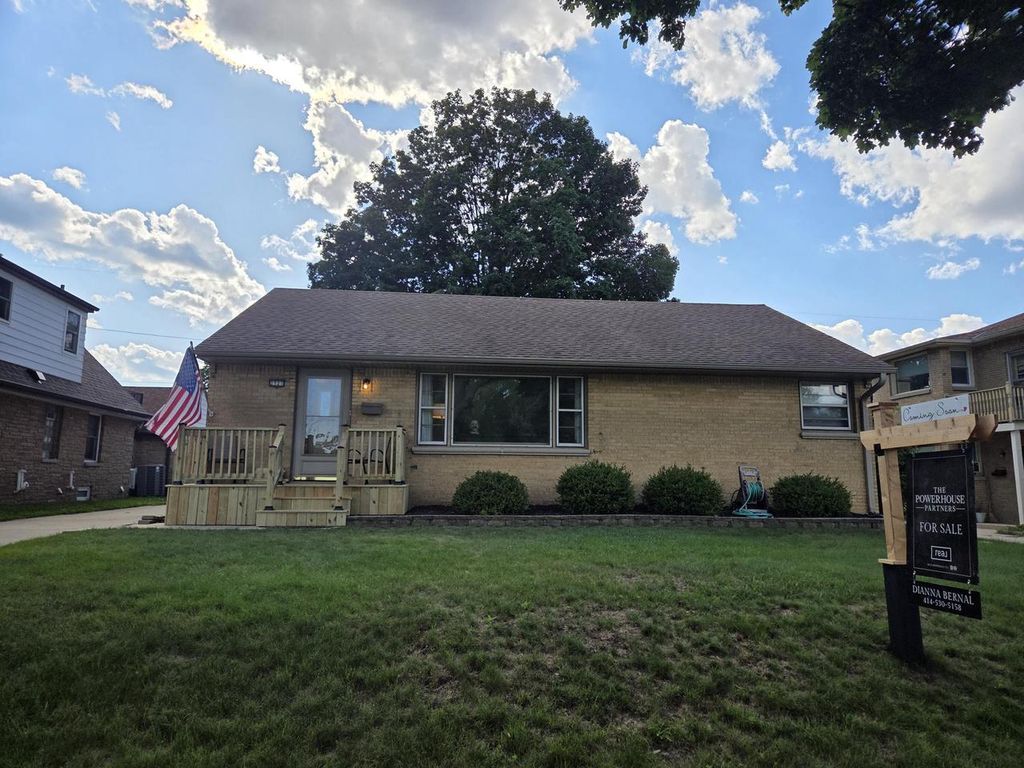 2527 S 82nd STREET, West Allis, WI 53219
