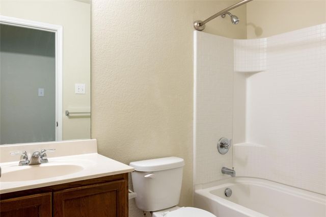 5829 Mountain Bluff Drive, Fort Worth, TX 76179